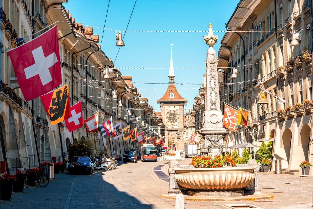 Bewerbung schreiben lassen, Bern! Für eine neue Position in der Schweiz ist der Zeitpunkt stets günstig.